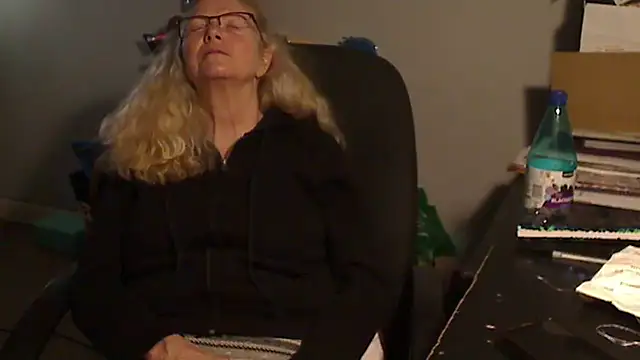 XTRAHORNYONE online show from February 22, 2025, 2:50 am