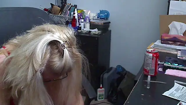 XTRAHORNYONE online show from February 25, 2025, 4:10 pm