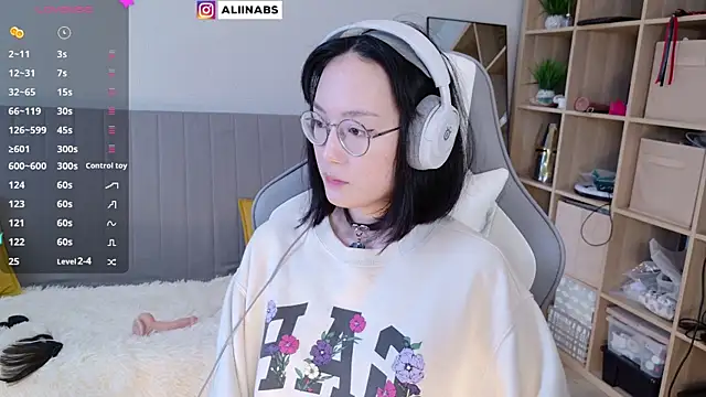 aliiiiiina online show from February 24, 2025, 5:54 am