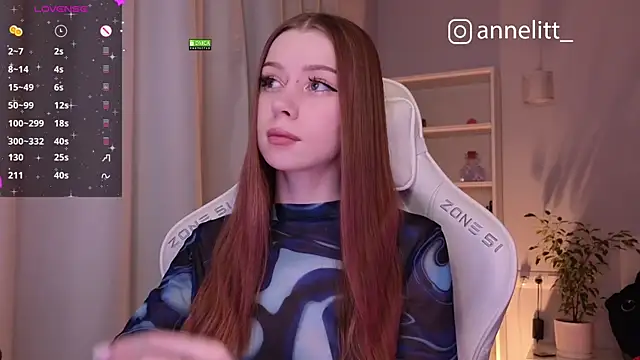 Snapshot of Annelitt chatting on December 18, 2024, 8:47 pm Annelitt online show from December 18, 2024, 8:47 pm