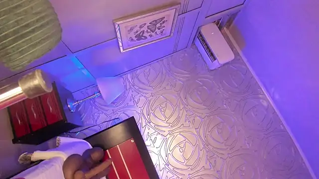 vennus1  online show from January 18, 2025, 7:04 pm