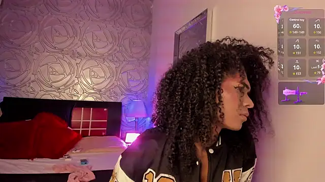 vennus1  online show from November 27, 2025, 10:23 pm