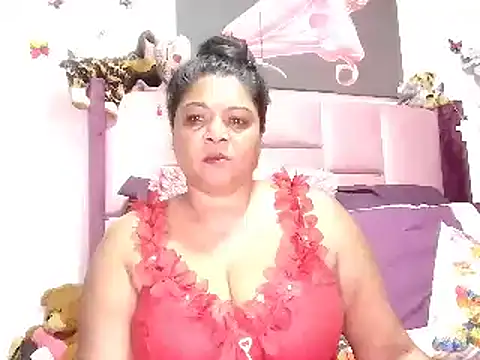 Snapshot of IndianDelia chatting on June 2, 2026, 5:26 pm IndianDelia online show from June 2, 2026, 5:26 pm