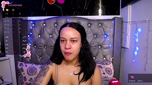 Snapshot of LAILAGUMMY chatting on December 21, 2024, 12:27 pm LAILAGUMMY online show from December 21, 2024, 12:27 pm