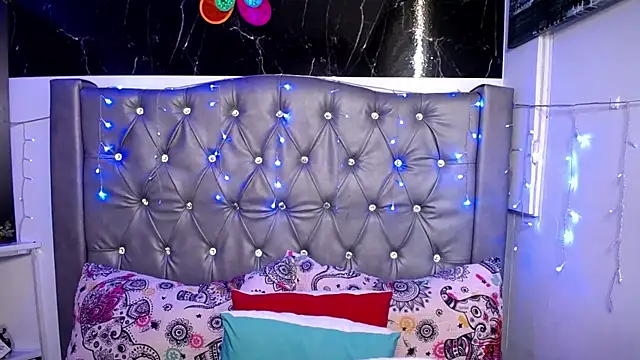 Snapshot of LAILAGUMMY chatting on January 22, 2025, 2:24 pm LAILAGUMMY online show from January 22, 2025, 2:24 pm