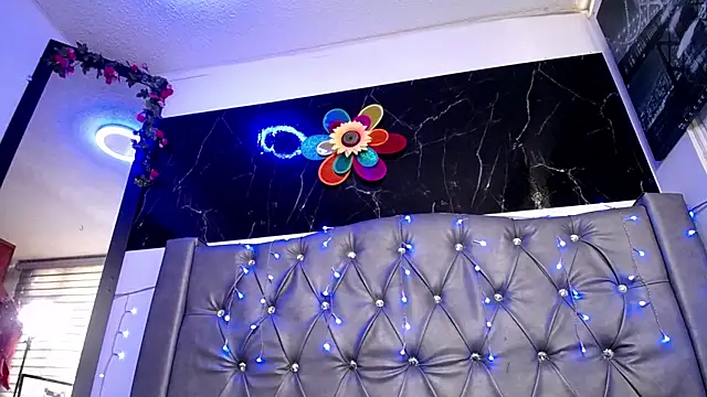 Snapshot of LAILAGUMMY chatting on February 10, 2025, 6:24 pm LAILAGUMMY online show from February 10, 2025, 6:24 pm