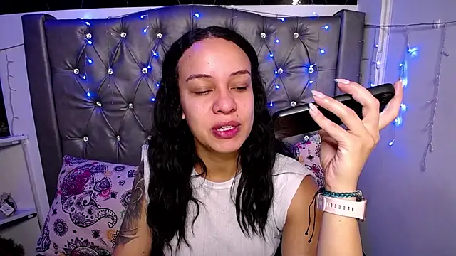 Snapshot of LAILAGUMMY chatting on February 17, 2025, 11:44 am LAILAGUMMY online show from February 17, 2025, 11:44 am