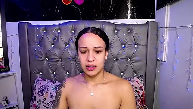 Snapshot of LAILAGUMMY chatting on February 22, 2025, 2:41 pm LAILAGUMMY online show from February 22, 2025, 2:41 pm