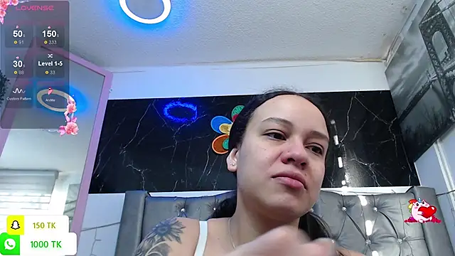 Snapshot of LAILAGUMMY chatting on November 8, 2025, 11:32 am LAILAGUMMY online show from November 8, 2025, 11:32 am