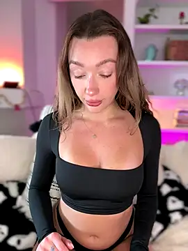 SerenaCloud online show from October 7, 2025, 3:42 pm