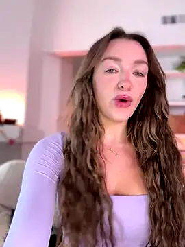 SerenaCloud online show from October 30, 2025, 6:08 pm