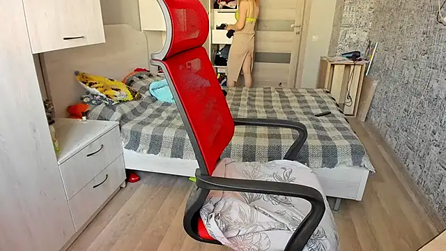 DUSSY PUSSY online show from November 3, 2025, 6:14 am