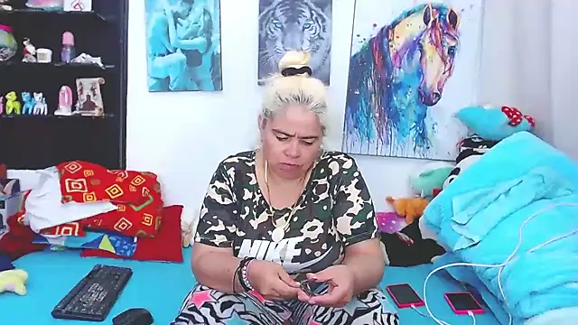 estrellita fugaz16x online show from January 21, 2025, 3:04 am