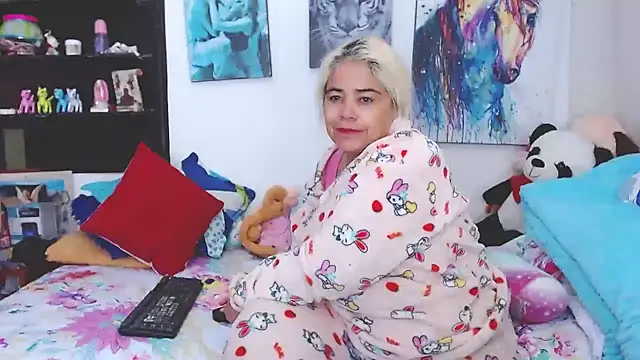 estrellita fugaz16x online show from February 4, 2025, 3:11 am