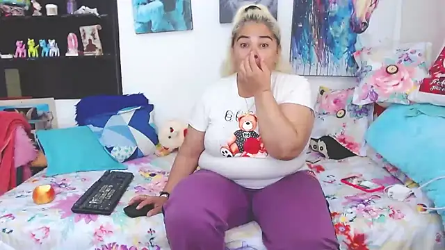 estrellita fugaz16x online show from February 7, 2025, 9:48 pm