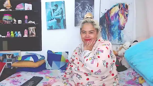 estrellita fugaz16x online show from February 11, 2025, 12:58 pm