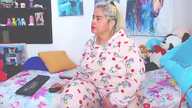 estrellita fugaz16x online show from February 12, 2025, 2:56 am