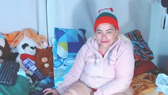 estrellita fugaz16x online show from December 18, 2025, 9:10 pm