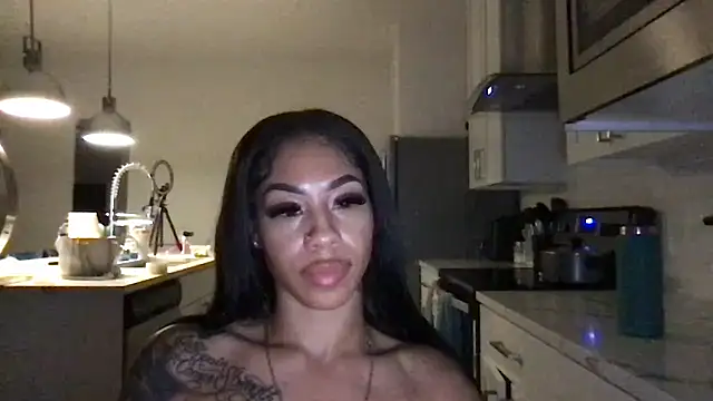 honeyybabyy112 online show from September 12, 2025, 7:19 am