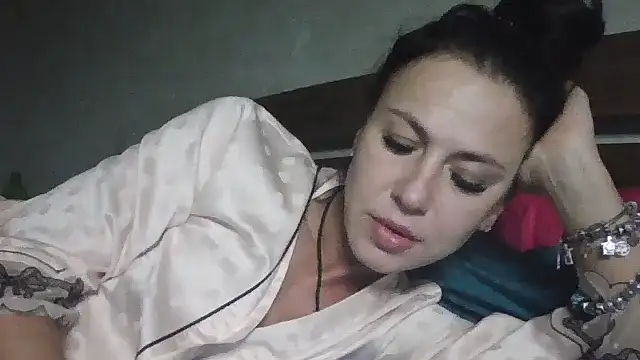 JulianaGold1 online show from January 31, 2025, 5:42 pm