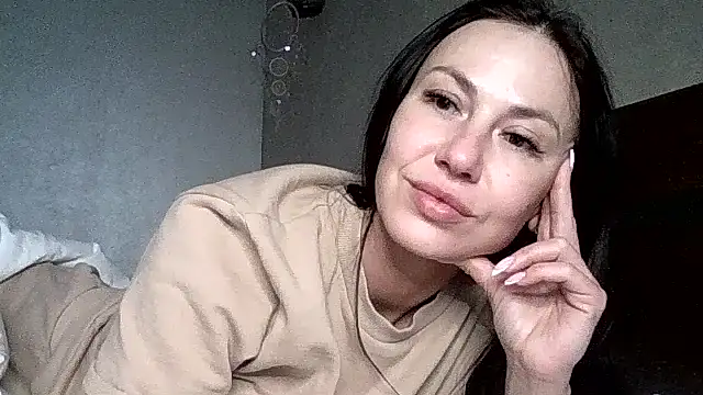 Snapshot of JulianaGold1 chatting on April 6, 2026, 12:06 pm JulianaGold1 online show from April 6, 2026, 12:06 pm