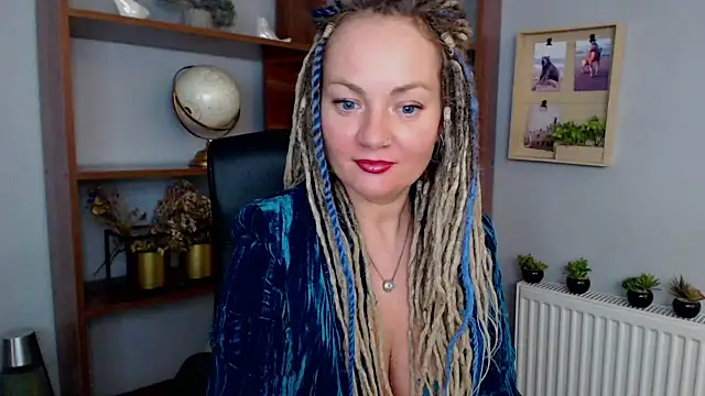 KayaMagic online show from February 12, 2025, 5:16 pm