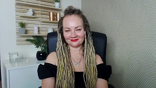 KayaMagic online show from September 29, 2025, 4:34 pm