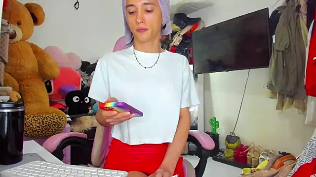 Lawrncesofiets online show from November 12, 2025, 5:35 pm