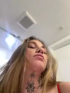 Snapshot of chloetease chatting on February 25, 2025, 6:36 am chloetease online show from February 25, 2025, 6:36 am