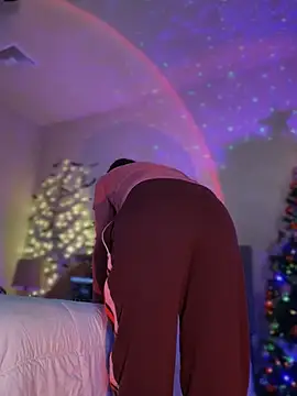 MaiseKnox online show from December 21, 2024, 9:58 pm