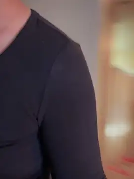 MaiseKnox online show from September 14, 2025, 7:02 pm