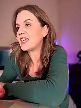 MaiseKnox online show from September 27, 2025, 11:10 pm