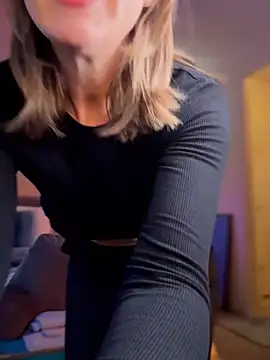 MaiseKnox online show from March 3, 2026, 10:59 pm