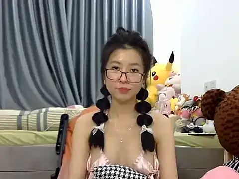 Snapshot of Cute_Ruby01 chatting on January 2, 2025, 12:24 pm Cute Ruby01 online show from January 2, 2025, 12:24 pm