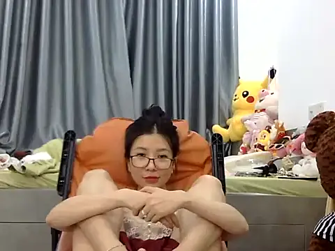 Snapshot of Cute_Ruby01 chatting on March 17, 2025, 2:23 pm Cute Ruby01 online show from March 17, 2025, 2:23 pm