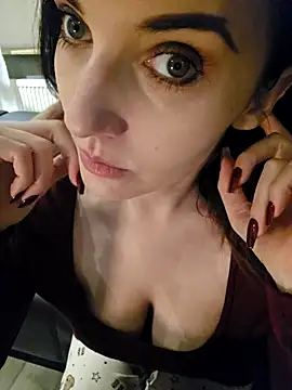 Alina Lamour online show from December 18, 2025, 1:17 pm