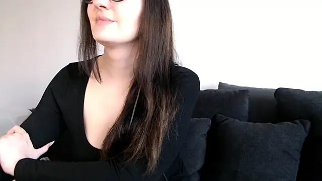 Alina Lamour online show from July 8, 2026, 7:07 pm