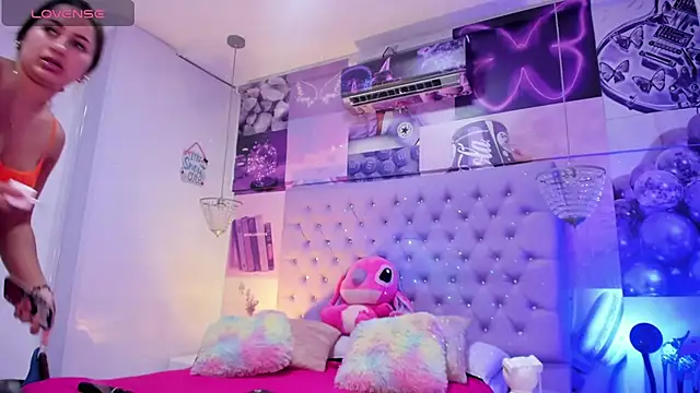 Snapshot of Vivi_prinncess chatting on February 25, 2025, 2:25 am Vivi prinncess online show from February 25, 2025, 2:25 am