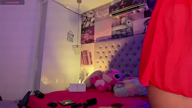 Snapshot of Vivi_prinncess chatting on February 26, 2025, 3:21 am Vivi prinncess online show from February 26, 2025, 3:21 am