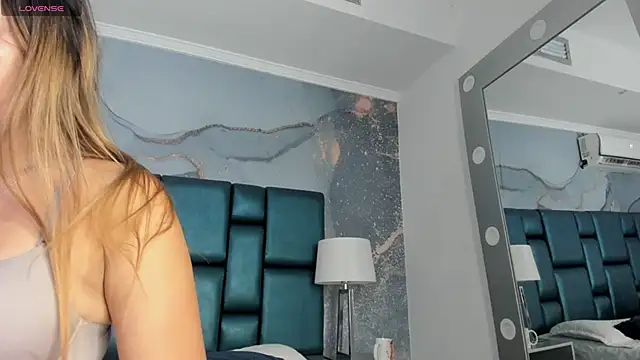 Snapshot of Vivi_prinncess chatting on September 18, 2025, 10:01 pm Vivi prinncess online show from September 18, 2025, 10:01 pm