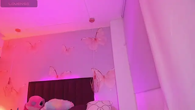 Snapshot of Vivi_prinncess chatting on September 21, 2025, 11:39 pm Vivi prinncess online show from September 21, 2025, 11:39 pm