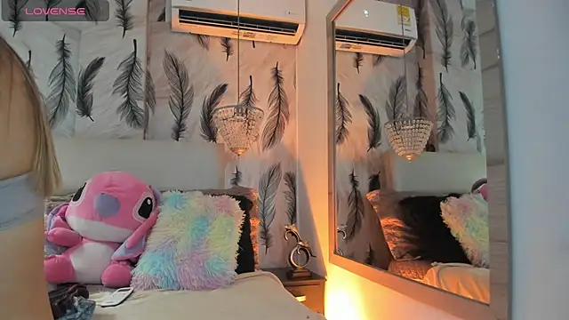 Snapshot of Vivi_prinncess chatting on September 25, 2025, 9:51 pm Vivi prinncess online show from September 25, 2025, 9:51 pm