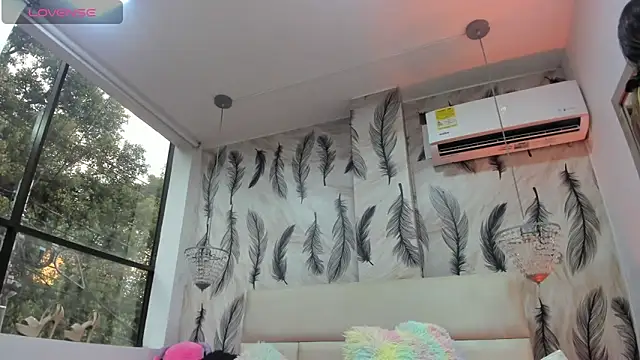 Snapshot of Vivi_prinncess chatting on September 28, 2025, 10:15 pm Vivi prinncess online show from September 28, 2025, 10:15 pm