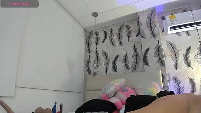 Snapshot of Vivi_prinncess chatting on October 14, 2025, 11:05 pm Vivi prinncess online show from October 14, 2025, 11:05 pm