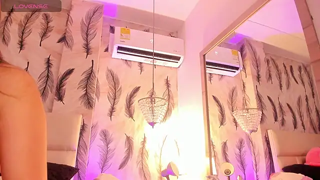 Snapshot of Vivi_prinncess chatting on October 15, 2025, 11:05 pm Vivi prinncess online show from October 15, 2025, 11:05 pm