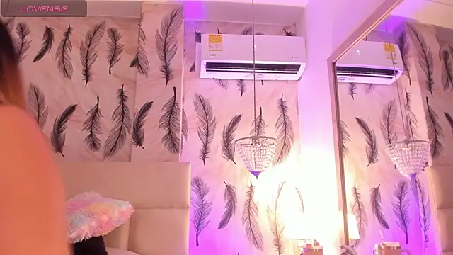 Snapshot of Vivi_prinncess chatting on October 23, 2025, 11:03 pm Vivi prinncess online show from October 23, 2025, 11:03 pm