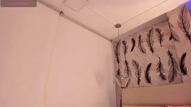 Snapshot of Vivi_prinncess chatting on October 24, 2025, 10:39 pm Vivi prinncess online show from October 24, 2025, 10:39 pm