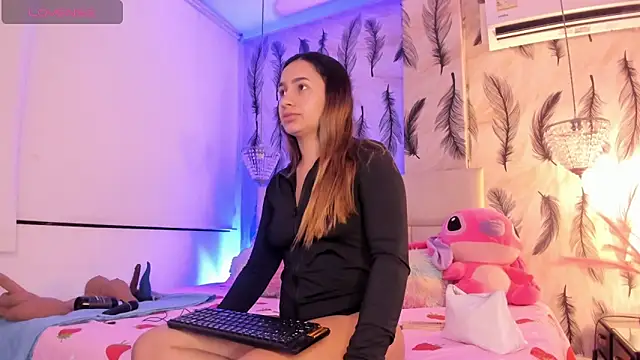 Snapshot of Vivi_prinncess chatting on October 29, 2025, 10:55 pm Vivi prinncess online show from October 29, 2025, 10:55 pm