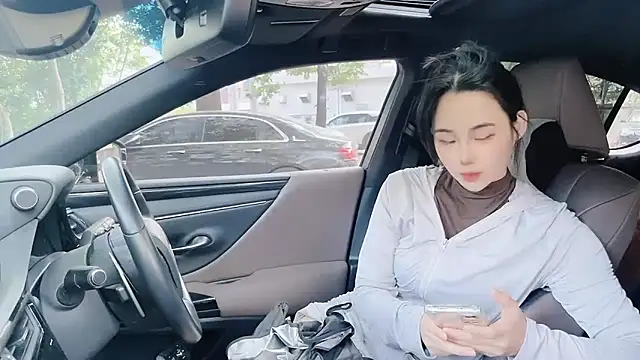 orla2021 online show from December 2, 2024, 1:03 am