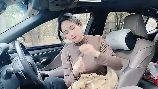 orla2021 online show from February 25, 2025, 5:08 am